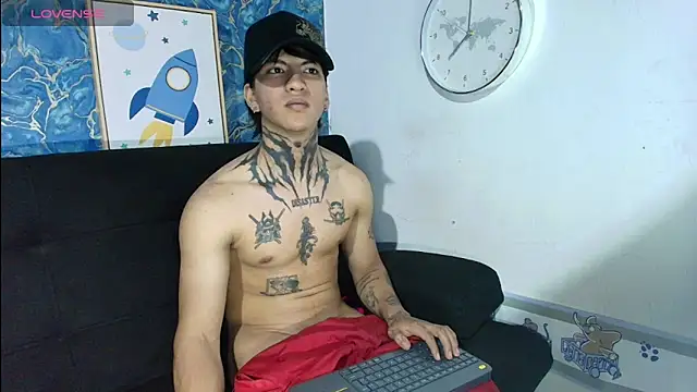 Snapshot of Tessarion_Black chatting on June 24, 2026, 7:07 am Tessarion Black online show from June 24, 2026, 7:07 am