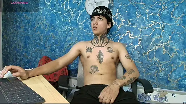 Snapshot of Tessarion_Black chatting on March 2, 2026, 4:02 am Tessarion Black online show from March 2, 2026, 4:02 am