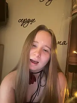 cutefoxieee online show from July 15, 2026, 7:43 pm