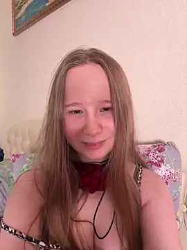 cutefoxieee online show from June 17, 2026, 2:16 pm