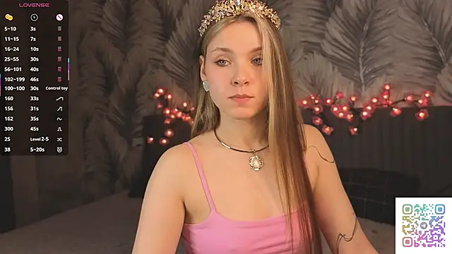 HinaVibe online show from April 14, 2026, 2:11 pm