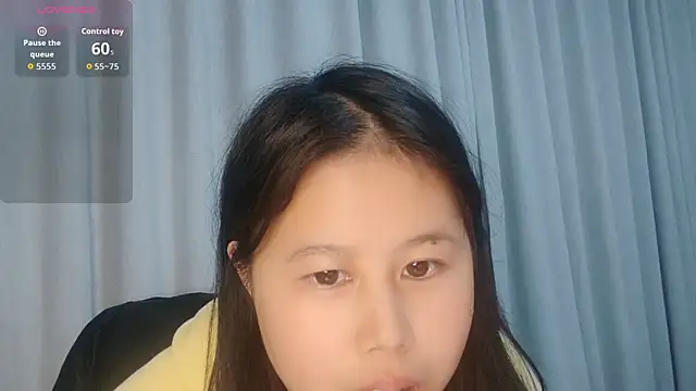 Snapshot of Hannah-33 chatting on February 26, 2026, 7:08 am Hannah-33 online show from February 26, 2026, 7:08 am