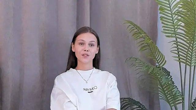 Snapshot of EarthaLevra chatting on February 24, 2026, 12:06 pm EarthaLevra online show from February 24, 2026, 12:06 pm