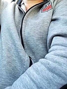 Snapshot of DiamondDaisy chatting on April 2, 2026, 7:15 am DiamondDaisy online show from April 2, 2026, 7:15 am