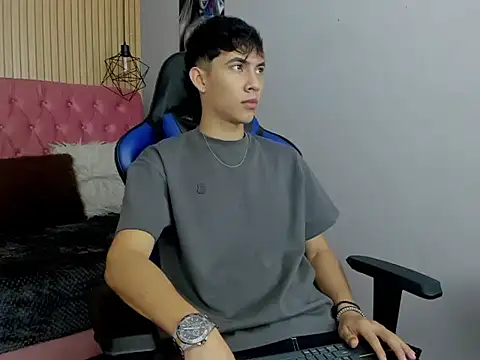 AronTawers online show from March 10, 2026, 12:42 pm