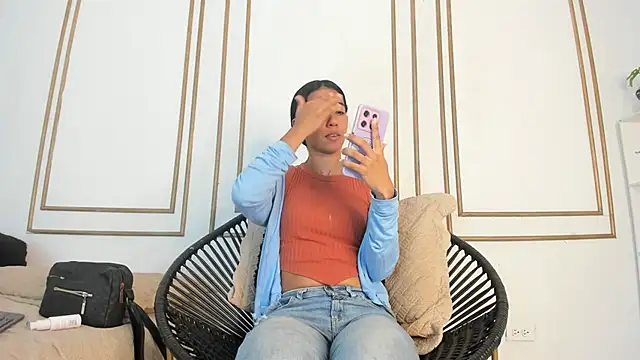 Snapshot of emily_gaviria1 chatting on May 3, 2026, 12:09 pm emily gaviria1 online show from May 3, 2026, 12:09 pm