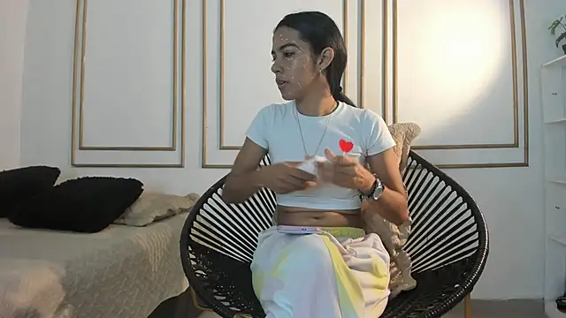 Snapshot of emily_gaviria1 chatting on May 2, 2026, 12:10 pm emily gaviria1 online show from May 2, 2026, 12:10 pm