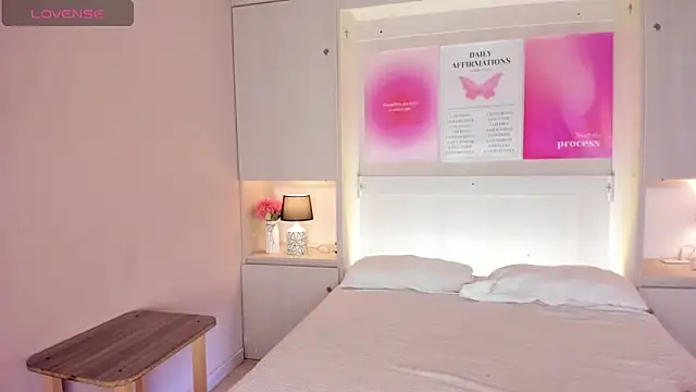 Oshun 444 online show from March 17, 2026, 12:19 pm