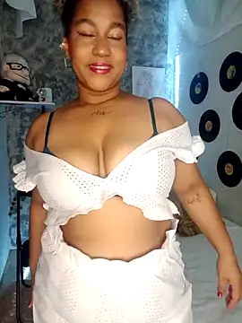 medusafox  online show from April 12, 2026, 4:27 am