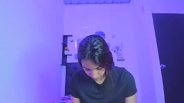 sapphire brown20 online show from April 12, 2026, 1:53 am