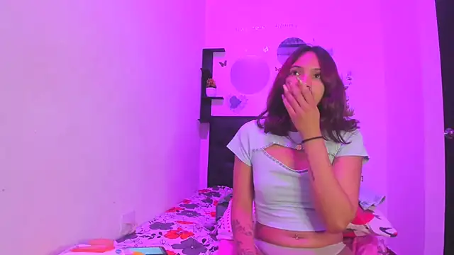 sapphire brown20 online show from April 17, 2026, 3:31 am