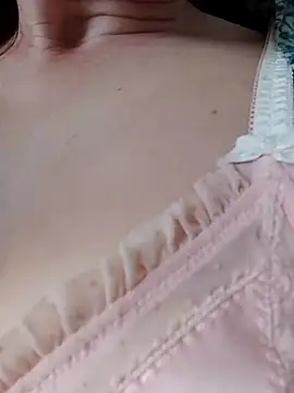 lily2022 online show from February 25, 2026, 3:45 pm