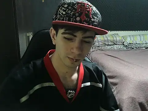 Snapshot of highonbwc chatting on June 27, 2026, 12:22 pm highonbwc online show from June 27, 2026, 12:22 pm