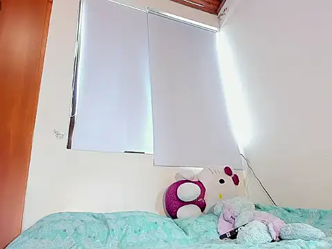 Snapshot of FoxxySweet chatting on March 18, 2026, 4:41 pm FoxxySweet online show from March 18, 2026, 4:41 pm