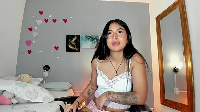 KimTaylorW online show from March 11, 2026, 8:08 am