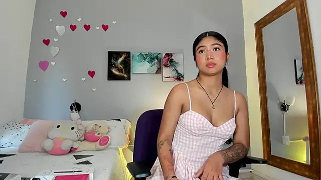 KimTaylorW online show from March 4, 2026, 7:54 pm