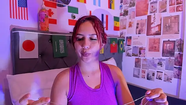 Snapshot of violeta_blaze1 chatting on June 27, 2026, 10:32 am violeta blaze1 online show from June 27, 2026, 10:32 am