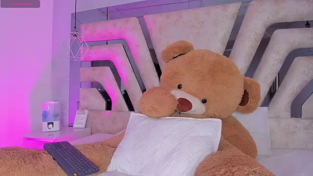 AuroraFlowers online show from March 31, 2026, 7:27 pm