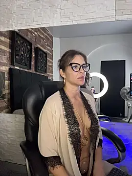 kendra leroy online show from April 10, 2026, 9:22 pm