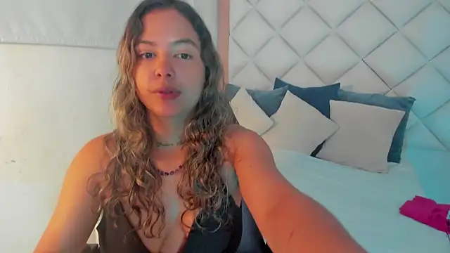 dulce lyraa1 online show from February 28, 2026, 4:23 am