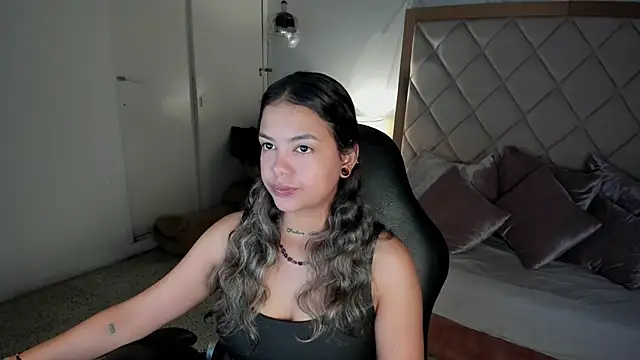 Snapshot of dulce_lyraa1 chatting on June 17, 2026, 4:01 am dulce lyraa1 online show from June 17, 2026, 4:01 am
