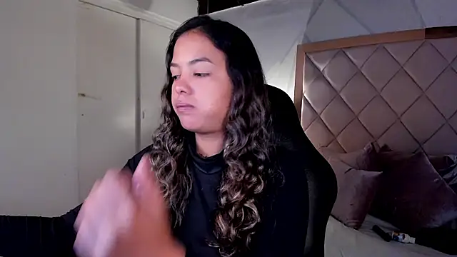 Snapshot of dulce_lyraa1 chatting on June 19, 2026, 4:29 am dulce lyraa1 online show from June 19, 2026, 4:29 am