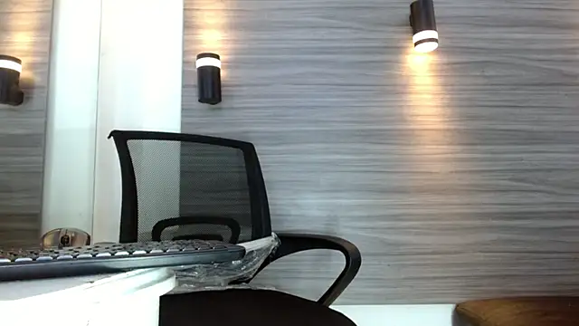 Snapshot of Hollmanhot chatting on June 21, 2026, 7:41 pm Hollmanhot online show from June 21, 2026, 7:41 pm