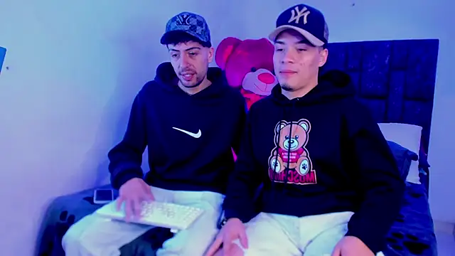 alex and christhoper online show from March 29, 2026, 8:27 am