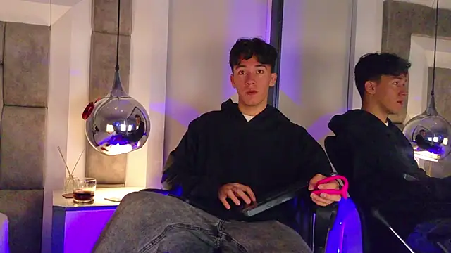 Snapshot of Austin_Reedss chatting on April 19, 2026, 12:28 pm Austin Reedss online show from April 19, 2026, 12:28 pm