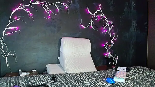 Snapshot of vega_Santorini chatting on May 1, 2026, 3:22 am vega Santorini online show from May 1, 2026, 3:22 am