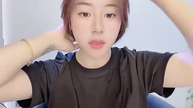 Snapshot of Baixi-01 chatting on April 17, 2026, 4:15 am Baixi-01 online show from April 17, 2026, 4:15 am