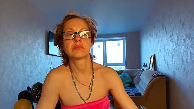 Snapshot of LioraWeiss chatting on May 16, 2026, 3:44 pm LioraWeiss online show from May 16, 2026, 3:44 pm