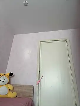 sweetllulus online show from April 2, 2026, 9:05 am