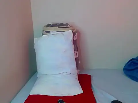 Snapshot of Melanin07 chatting on April 3, 2026, 12:44 pm Melanin07 online show from April 3, 2026, 12:44 pm