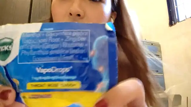 EllieCoconut001 online show from June 18, 2026, 10:20 am