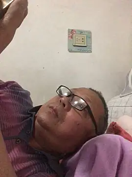 yaocaobi8 online show from April 11, 2026, 1:15 pm