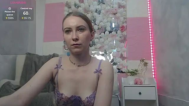 Snapshot of EmberLuna_ chatting on May 30, 2026, 6:20 am EmberLuna online show from May 30, 2026, 6:20 am