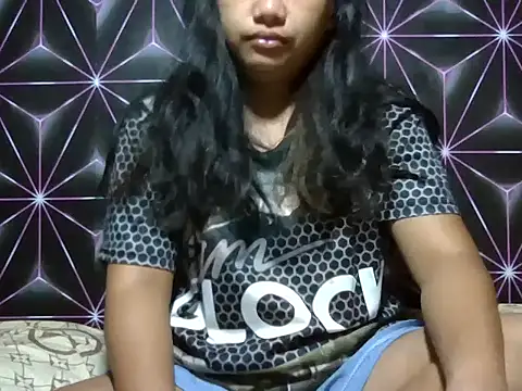 Snapshot of Flowerbebe chatting on March 6, 2026, 6:14 pm Flowerbebe online show from March 6, 2026, 6:14 pm