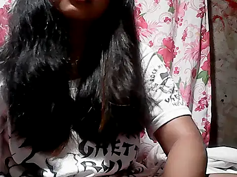 Snapshot of Flowerbebe chatting on March 3, 2026, 6:15 pm Flowerbebe online show from March 3, 2026, 6:15 pm