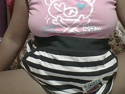 Snapshot of Flowerbebe chatting on March 7, 2026, 11:10 pm Flowerbebe online show from March 7, 2026, 11:10 pm