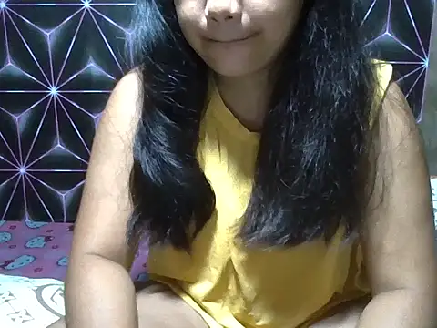 Snapshot of Flowerbebe chatting on March 19, 2026, 8:20 pm Flowerbebe online show from March 19, 2026, 8:20 pm