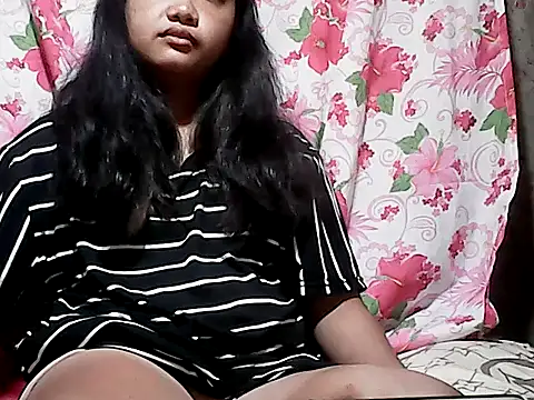 Snapshot of Flowerbebe chatting on March 2, 2026, 7:21 pm Flowerbebe online show from March 2, 2026, 7:21 pm