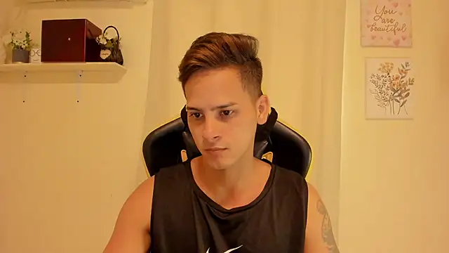sexy andres01 online show from May 29, 2026, 3:51 pm