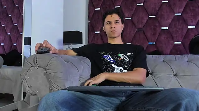 Snapshot of TonyBenedetti chatting on July 18, 2026, 9:23 pm TonyBenedetti online show from July 18, 2026, 9:23 pm