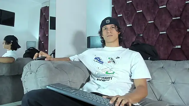 TonyBenedetti online show from April 10, 2026, 10:06 pm