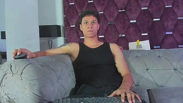 Snapshot of TonyBenedetti chatting on June 18, 2026, 8:47 pm TonyBenedetti online show from June 18, 2026, 8:47 pm