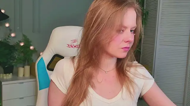 Snapshot of Sophie_Peach_ chatting on April 25, 2026, 2:14 pm Sophie Peach online show from April 25, 2026, 2:14 pm