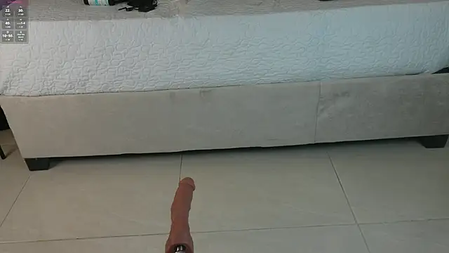 Naomi Rex online show from April 12, 2026, 7:39 pm