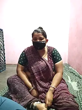 gujjuhotcouple online show from April 11, 2026, 5:49 pm