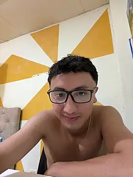Snapshot of Gonzalogz chatting on May 10, 2026, 4:27 am Gonzalogz online show from May 10, 2026, 4:27 am